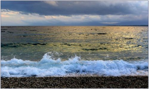 Zdjecie CHORWACJA / Dalmacja / Riviera Makarska / w kolorze zota...