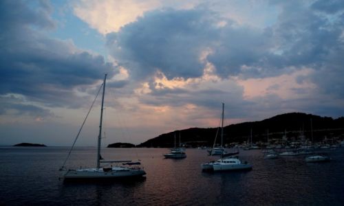 Zdjcie CHORWACJA / Wyspa Vis / Vis / Zachd na redzie
