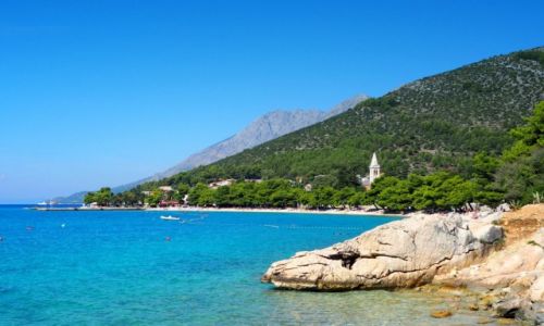 Zdjcie CHORWACJA / Riviera Makarska / Zaostrog / schowany w zieleni...