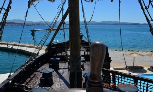 Zdjecie CHORWACJA / Dalmacja / Solaris Kamping / W morzu