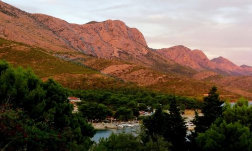 Zdjecie CHORWACJA / Riviera Makarska / Zivogosce / widok poniekd znajomy...