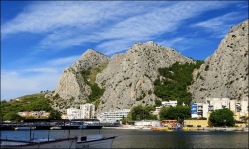 Zdjecie CHORWACJA / Dalmacja rodkowa / Omi / niebo wry ciekawy dzie...