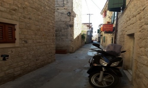 Zdjecie CHORWACJA / Dalmacja / Trogir / Trogir – uliczki starego miasta
