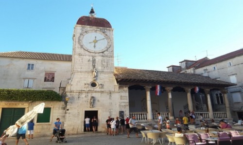 Zdjecie CHORWACJA / Dalmacja / Trogir / Trogir - wiea zegarowa i loggia miejska