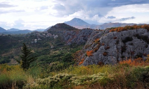 Zdjecie CHORWACJA / Dalmacja rodkowa / Zadvarje / nad  Cetin...