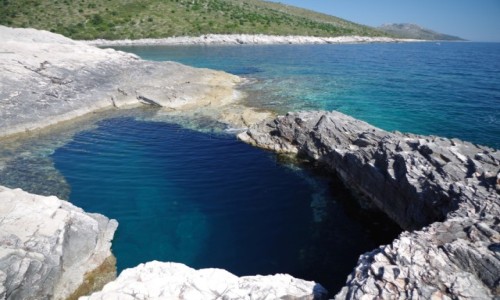 Zdjęcie CHORWACJA / Chorwacja / Dugi Otok / Jaskinia morska Dragons Eye