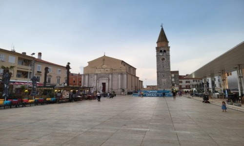 Zdjęcie CHORWACJA / Istria / Umag / Gradski trg