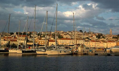 Zdjecie CHORWACJA / wyspy Cres / Losinj / marina w Losinj  w zachodzącym słońcu