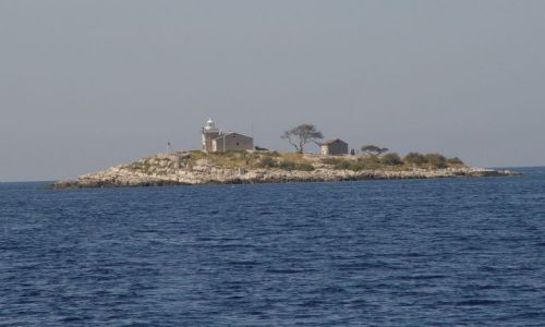 Zdjecie CHORWACJA / Drvenicki kanal / wyspa / Latarnia na kieszonkowej wyspie