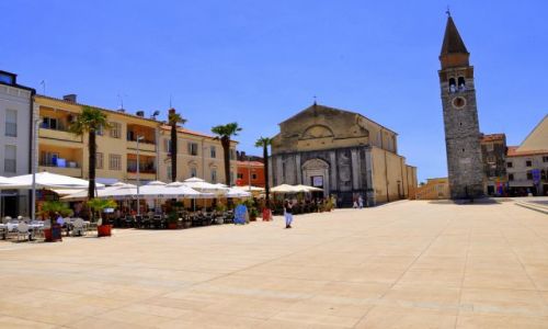 Zdjęcie CHORWACJA / Płw. Istrii / Novigrad / Rynek w Novigradzie