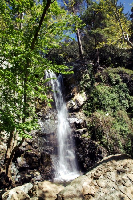 Zdj cia: Rzeka Kryos Potamos, Góry Troodos, Wodospad Kaledonia, CYPR Zdj cia: Rzeka Kryos Potamos, Góry Troodos, Wodospad Kaledonia, CYPR