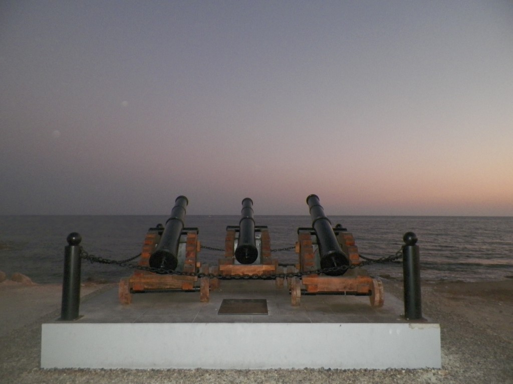 Zdjęcia: Kato Pafos port , Pafos, Cypr zawsze gotowy na najazd Turków :), CYPR Zdjęcia: Kato Pafos port , Pafos, Cypr zawsze gotowy na najazd Turków :), CYPR