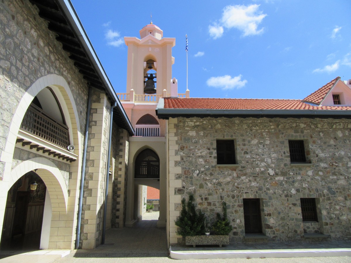 Zdjęcia: Góry Troodos, Cypr, Monaster Kykkos, CYPR Zdjęcia: Góry Troodos, Cypr, Monaster Kykkos, CYPR