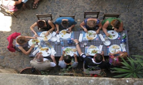 Zdjecie CYPR / - / Nikozja / Jedzący ludzie