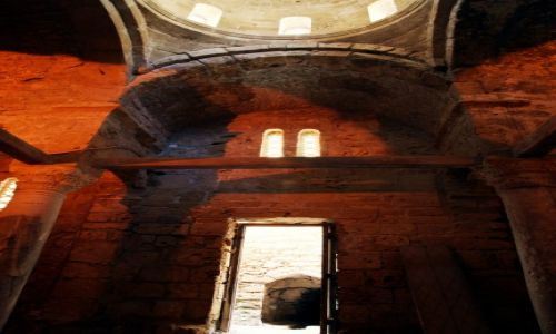 Zdjcie CYPR / Kyrenia  / Zamek Kyrenia  / Stara witynia na zamku