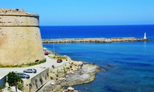 Zdjecie CYPR / - / Kyrenia / Widok na zamek 