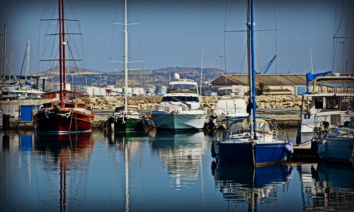 Zdjecie CYPR / - / Larnaka / Port Larnaka