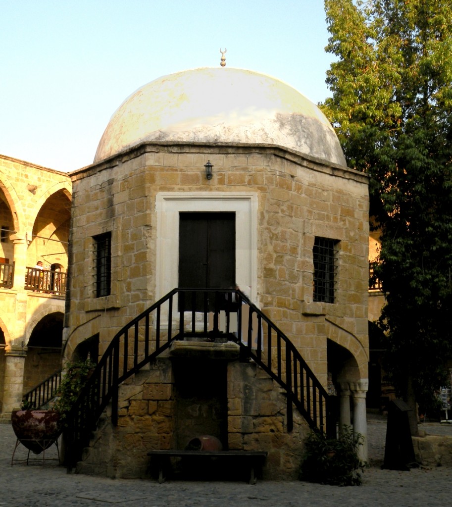 Zdjęcia: Girne, Kyrenia, Buyuk Han, CYPR PÓŁNOCNY Zdjęcia: Girne, Kyrenia, Buyuk Han, CYPR PÓŁNOCNY