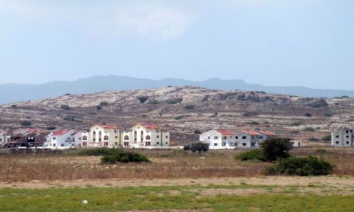 Zdjęcie CYPR PÓŁNOCNY / SafaKoy / strefa buforowa / Opuszczone niedokończone budynki.