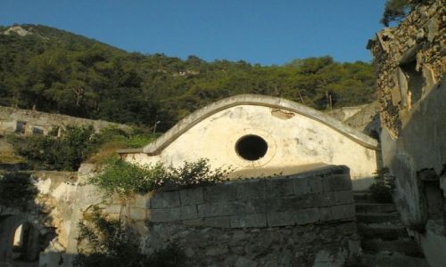 Zdjcie CYPR PӣNOCNY / Kyrenia / okolice Girne / Budynek pustelni