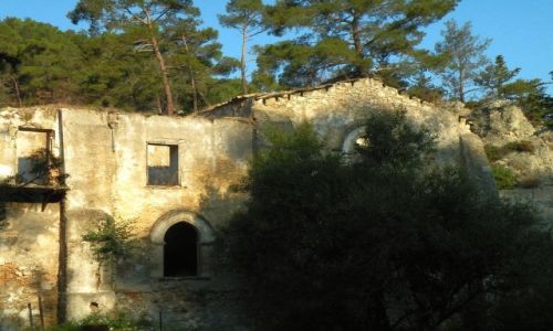 Zdjcie CYPR PӣNOCNY / Kyrenia / okolice Girne / Podobno najwazniejsza cz pustelni...kuchnia