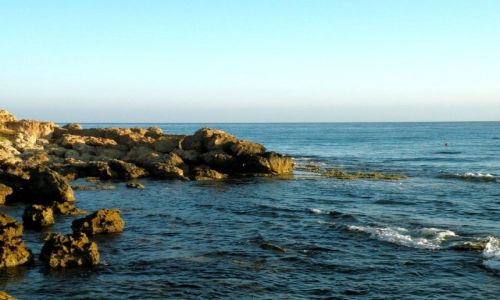 Zdjcie CYPR PӣNOCNY / Kyrenia / okolice Girne / Zatoczka morza rdziemnego