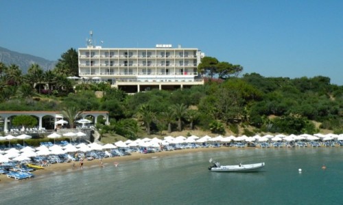 Zdjcie CYPR PӣNOCNY / okolice Yesziltepe / Nad brzegiem Morza rdziemnego / Denizkiz hotel
