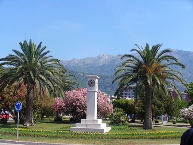 Zdjęcia: Budva, nad morzem, Obelisk w Budve, CZARNOGÓRA Zdjęcia: Budva, nad morzem, Obelisk w Budve, CZARNOGÓRA