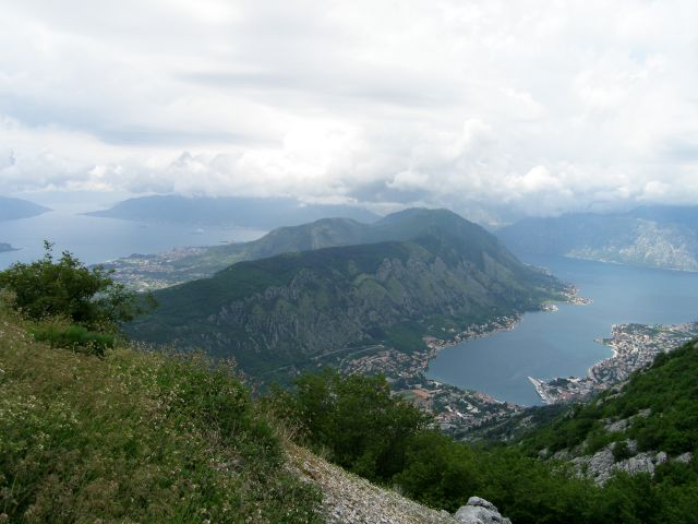 Zdjęcia: droga do Cetyni (Cetinje), Boka Kotorska, CZARNOGÓRA Zdjęcia: droga do Cetyni (Cetinje), Boka Kotorska, CZARNOGÓRA