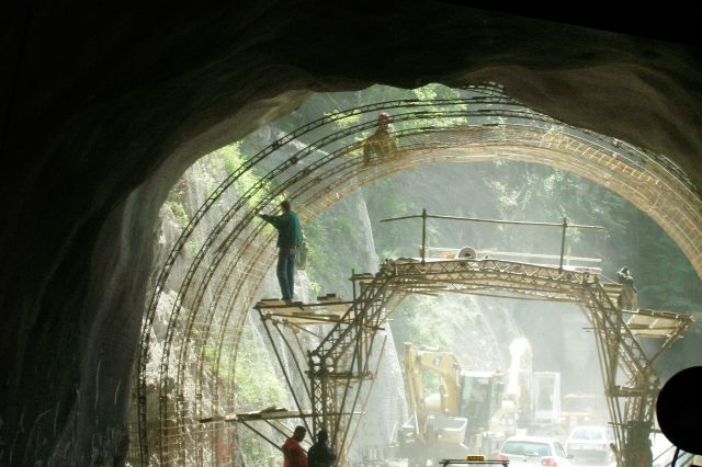 Zdjęcia: Kanion Moraca, Remont tunelu, CZARNOGÓRA Zdjęcia: Kanion Moraca, Remont tunelu, CZARNOGÓRA