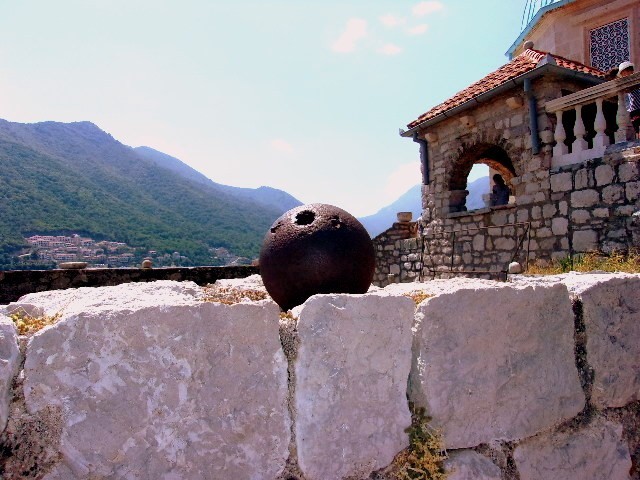 Zdj cia: Usypana wyspa, Boka Kotorska, Kula, CZARNOGÓRA Zdj cia: Usypana wyspa, Boka Kotorska, Kula, CZARNOGÓRA