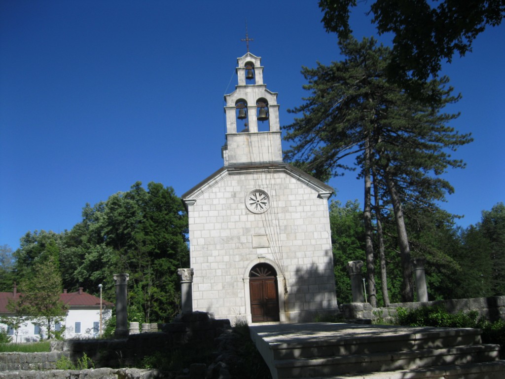 Zdjęcia: Czarnogóra Kotor, Kaplica zbudowana na fundamentach zburzonejn bazyliki, CZARNOGÓRA Zdjęcia: Czarnogóra Kotor, Kaplica zbudowana na fundamentach zburzonejn bazyliki, CZARNOGÓRA