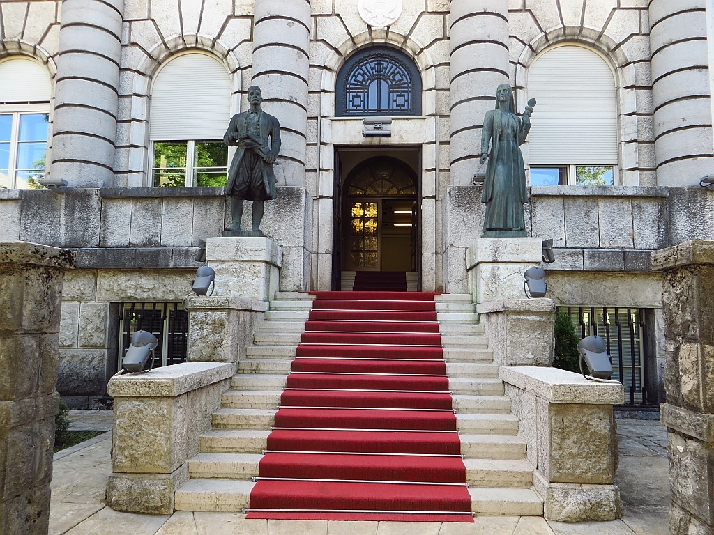 Zdjęcia: Cetinje, północna Czarnogóra, centrum Cetinje, CZARNOGÓRA Zdjęcia: Cetinje, północna Czarnogóra, centrum Cetinje, CZARNOGÓRA