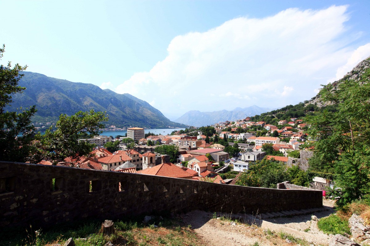 Zdjęcia: Stare Miasto, Kotor, W drodze na mury, CZARNOGÓRA Zdjęcia: Stare Miasto, Kotor, W drodze na mury, CZARNOGÓRA