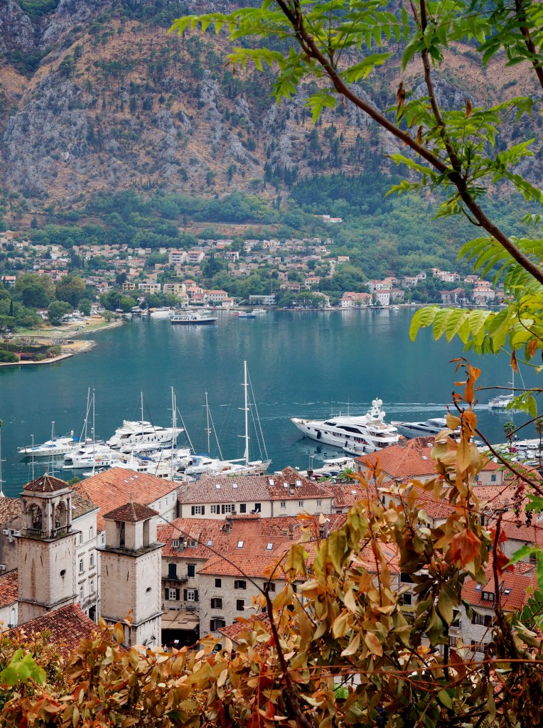 Zdjęcia: Kotor, Zatoka Kotorska, spoglądam w dół..., CZARNOGÓRA Zdjęcia: Kotor, Zatoka Kotorska, spoglądam w dół..., CZARNOGÓRA