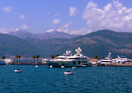 Zdjęcia: Tivat, Boka Kotorska, Port w Tivacie, CZARNOGÓRA Zdjęcia: Tivat, Boka Kotorska, Port w Tivacie, CZARNOGÓRA