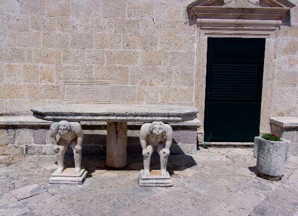 Zdjęcia: okolice Perastu, Boka Kotorska, Ołtarz z kościoła na wyspie, CZARNOGÓRA Zdjęcia: okolice Perastu, Boka Kotorska, Ołtarz z kościoła na wyspie, CZARNOGÓRA