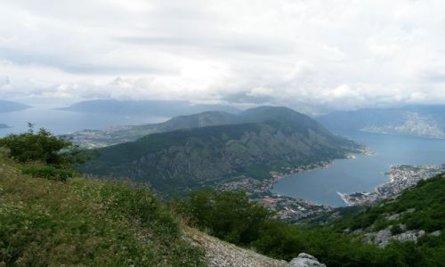 Zdjecie CZARNOGRA / - / droga do Cetyni (Cetinje) / Boka Kotorska