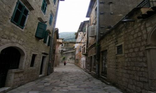 Zdjecie CZARNOGRA / - / Kotor / Uliczka 
