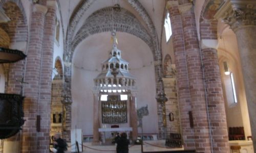 Zdjecie CZARNOGRA / - / Budva  May Dubrownik   Czarnogra / Katedra  wntrze  Budva  Czarnogra