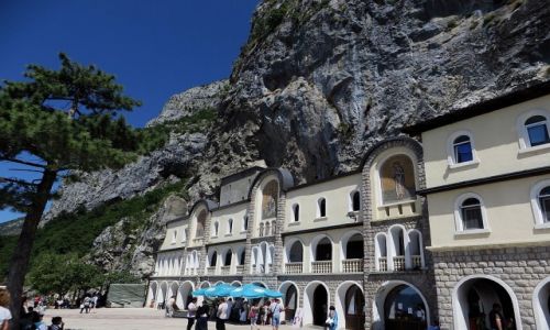Zdjęcie CZARNOGÓRA / środkowa  Czarnogóra / . / klasztor Ostrog