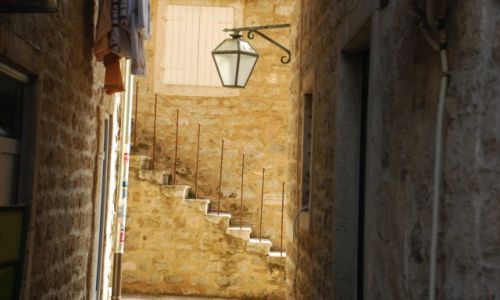 Zdjecie CZARNOGRA / - / BUDVA / Typowa architektura starszej czci miasta