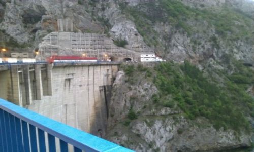 Zdjęcie CZARNOGÓRA / Czarogóra / Tama na Pivie / tylko dla Orłów I