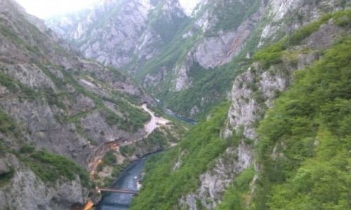 Zdjęcie CZARNOGÓRA / Czarnogóra / Tama na Pivie / tylko dla Orłów II