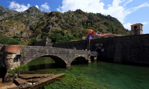Zdjcie CZARNOGRA / Kotor / Szkudra  / Na kamiennym mocie