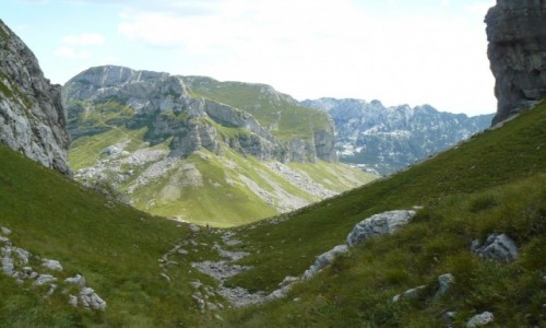Zdjecie CZARNOGRA / Durmitor / szlak spod Bobotov kuk / Brama do doliny