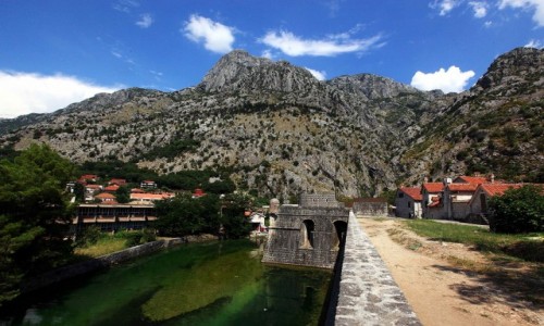 Zdjcie CZARNOGRA / Kotor / Mury miasta / Rzeka Szkudra