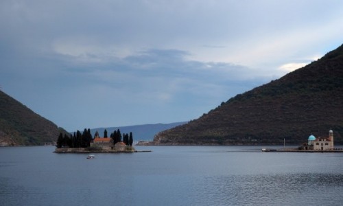 Zdjecie CZARNOGRA / Zatoka Kotorska / w okolicy Perast / mroczne atrakcje Czarnogry...