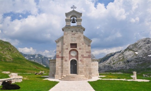 Zdjcie CZARNOGRA / Kolasin / Moraa / Cerkiew w grach