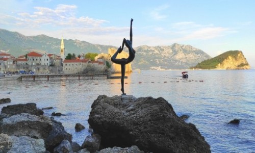 Zdjecie CZARNOGRA / Budva / Budva / Pomnik Baleriny w Budvie